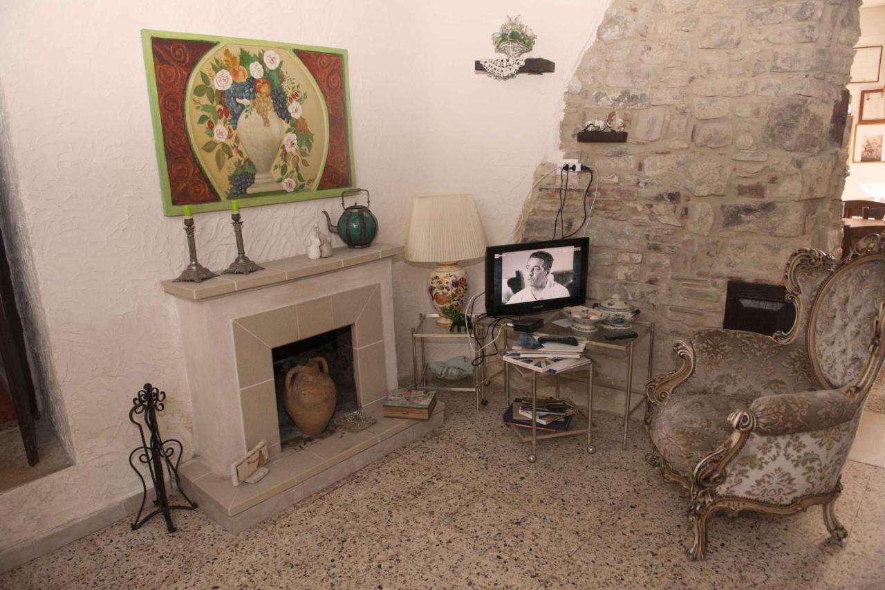 Bed and Breakfast Ieri Oggi E Domani Rocca Cilento Exterior foto